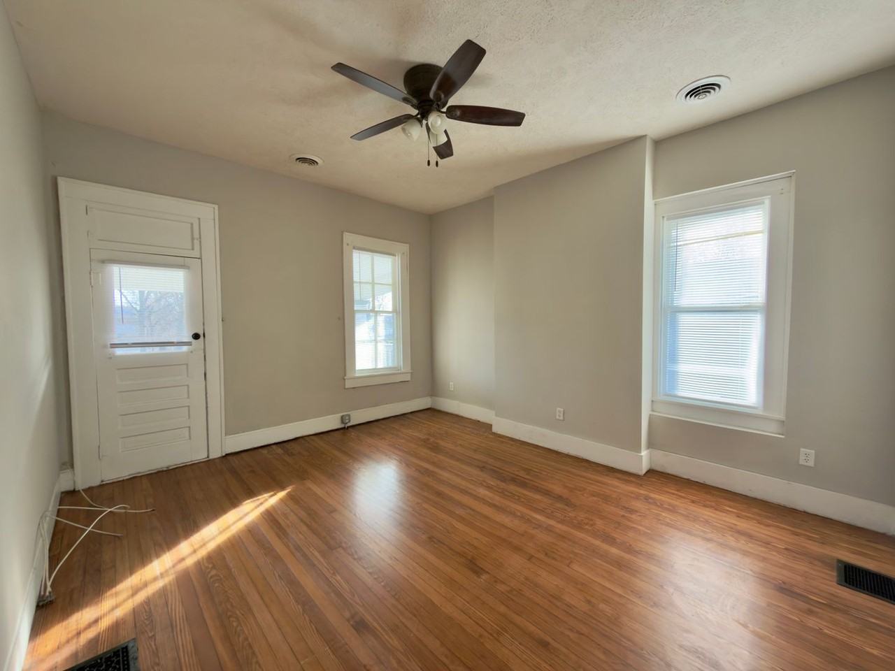 519 S 8th St - Photo 6 of 14