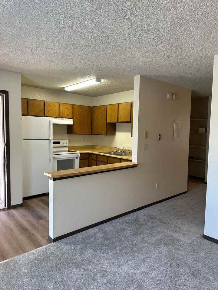 220 W 5th St - Photo 2 of 6