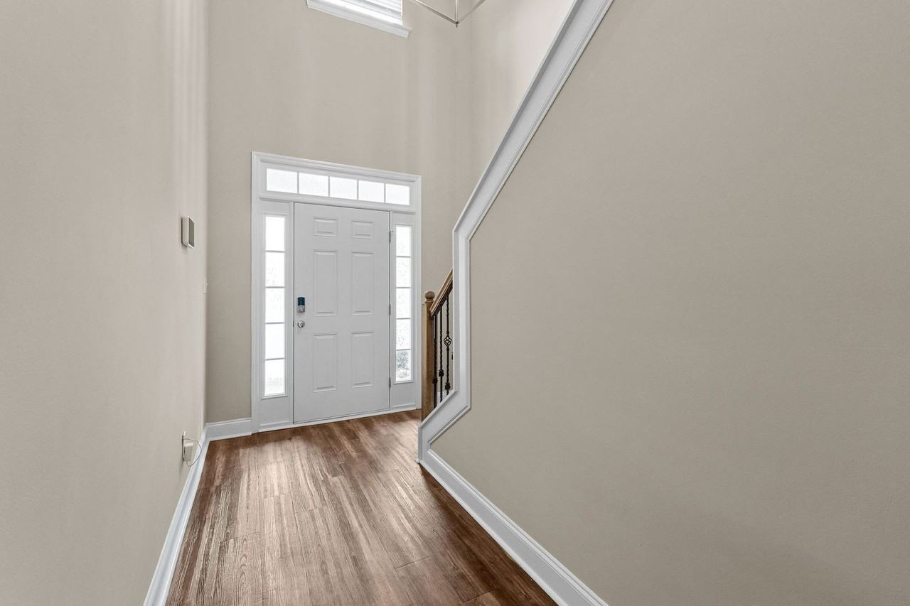 473 Riley Ln - Photo 4 of 34