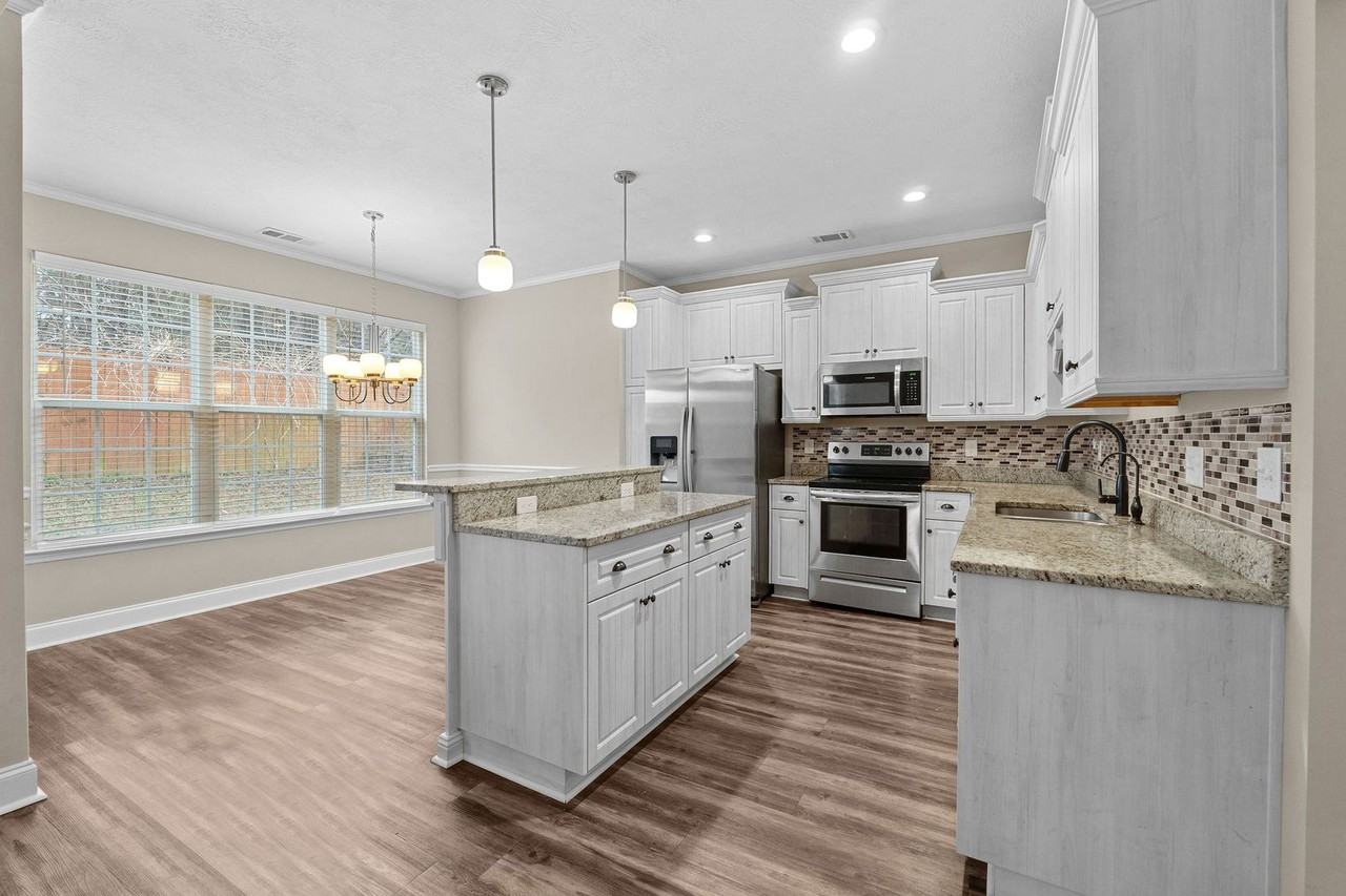 473 Riley Ln - Photo 7 of 34