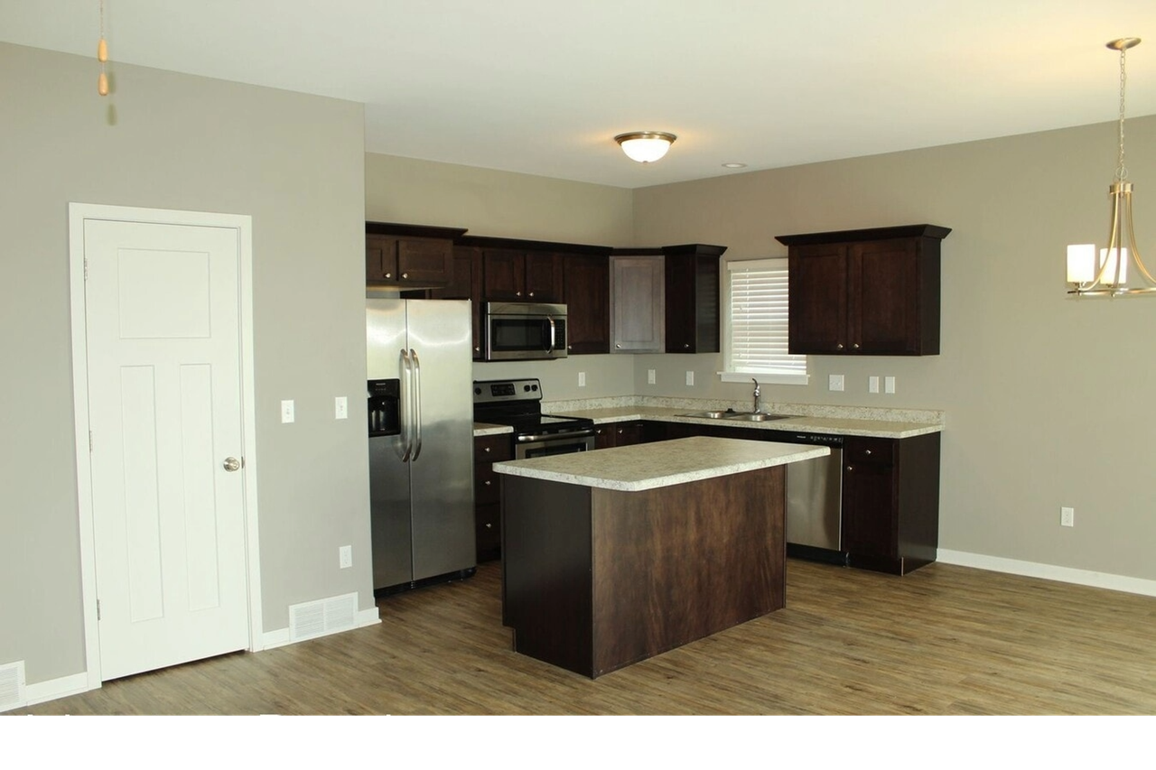 Sunset Place - Photo 5 of 12