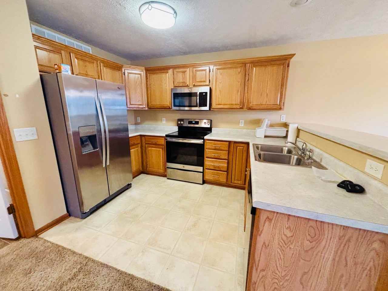 1709 N 176th Plz - Photo 4 of 14