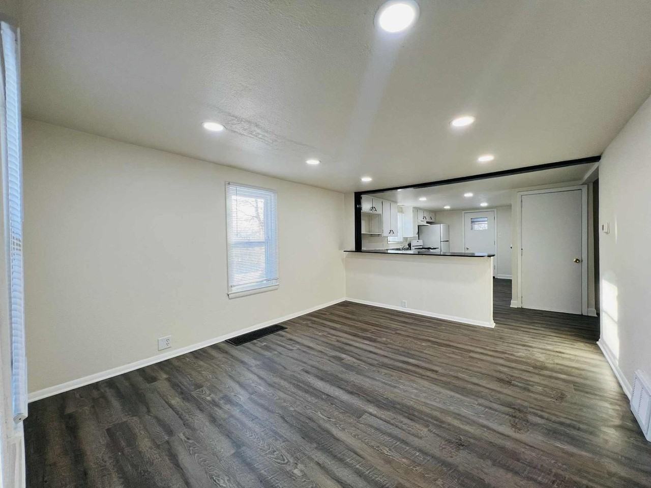 4306 28th Ave - Photo 3 of 16