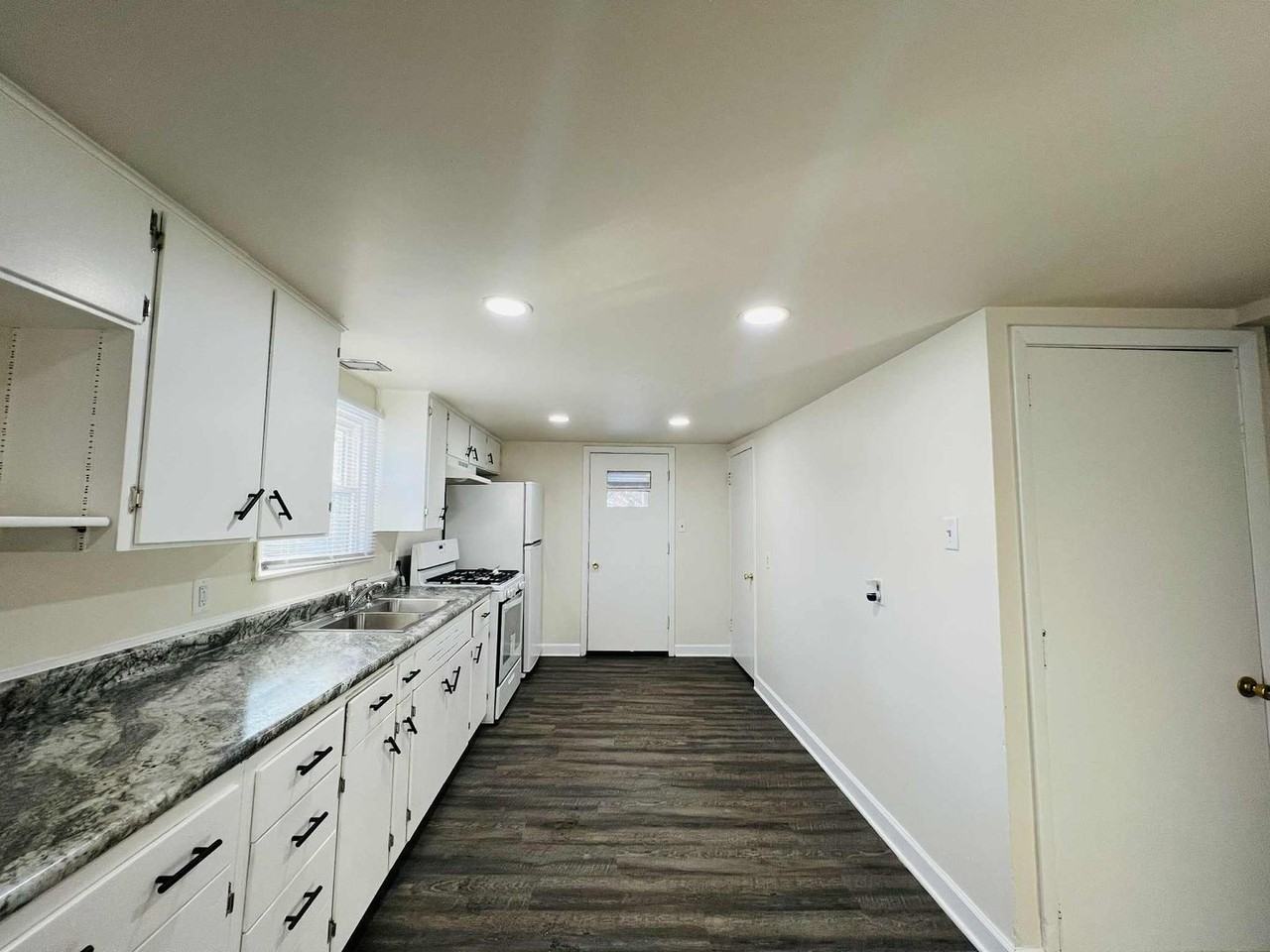 4306 28th Ave - Photo 4 of 16