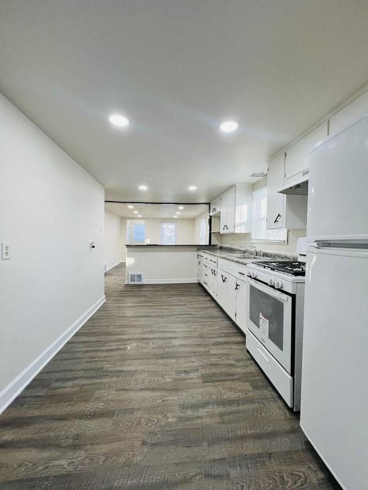 4306 28th Ave - Photo 5 of 16