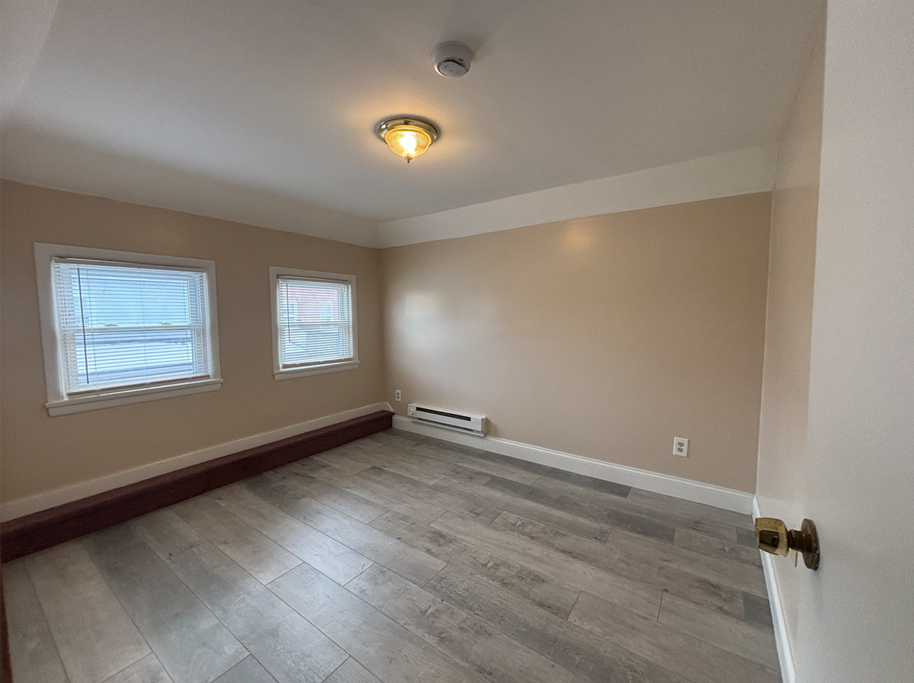 113 Exchange St - Photo 7 of 10