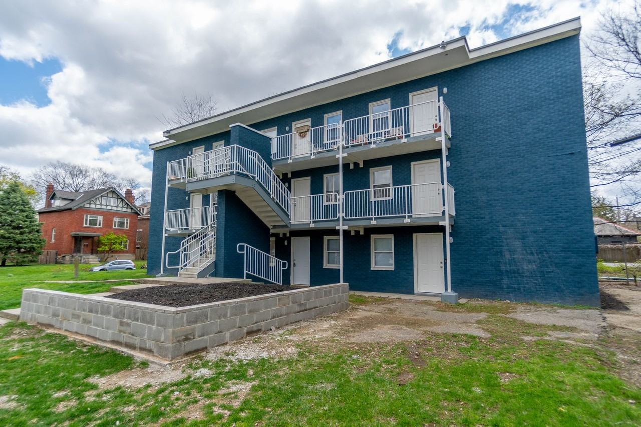 331 Kendall Pl - Photo 3 of 15