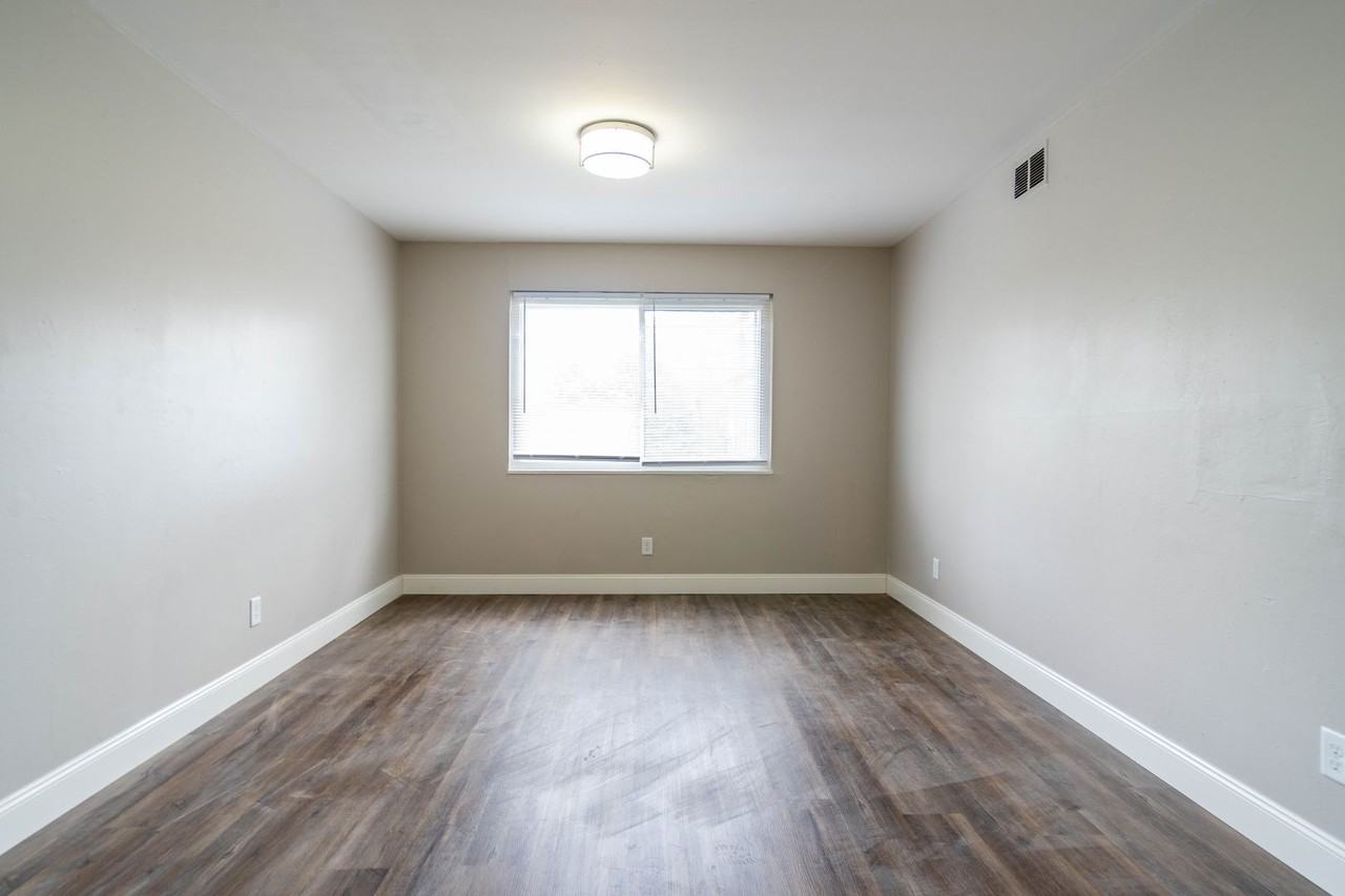 331 Kendall Pl - Photo 5 of 15