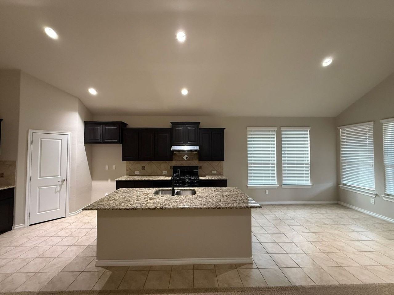 11325 Sw 33rd Ter - Photo 6 of 22