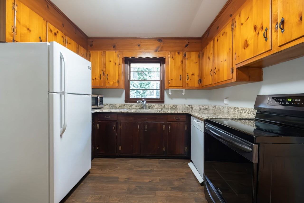 135 Brookwood Dr - Photo 7 of 17