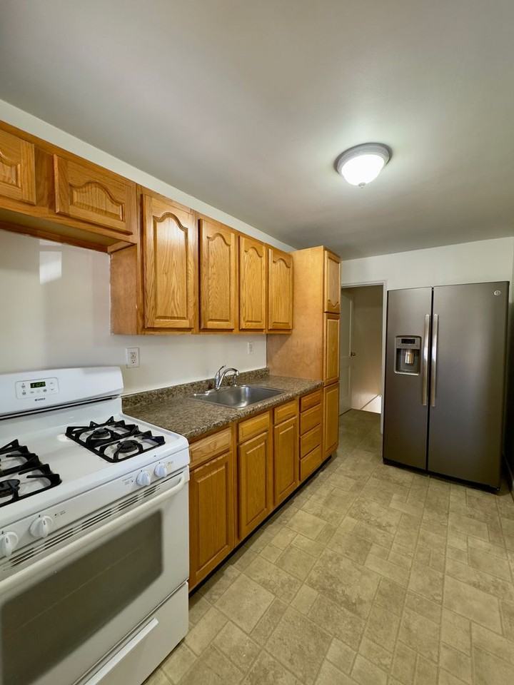 512 Umbra St - Photo 7 of 22