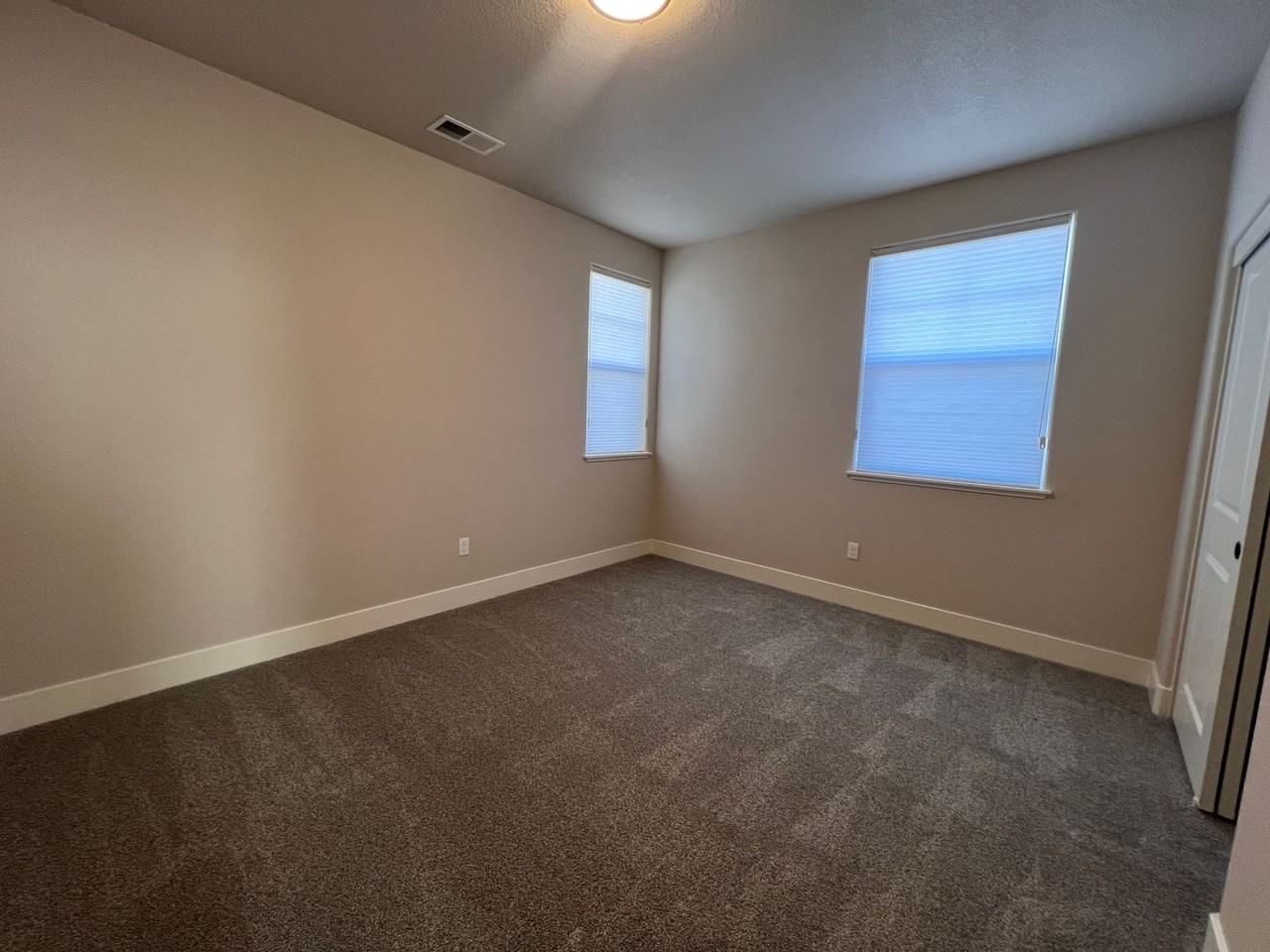 455 Blackbird Ln - Photo 5 of 18