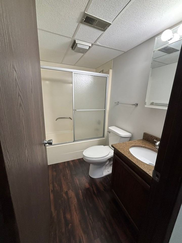 Hawkeye Apartments - Photo 7 of 31