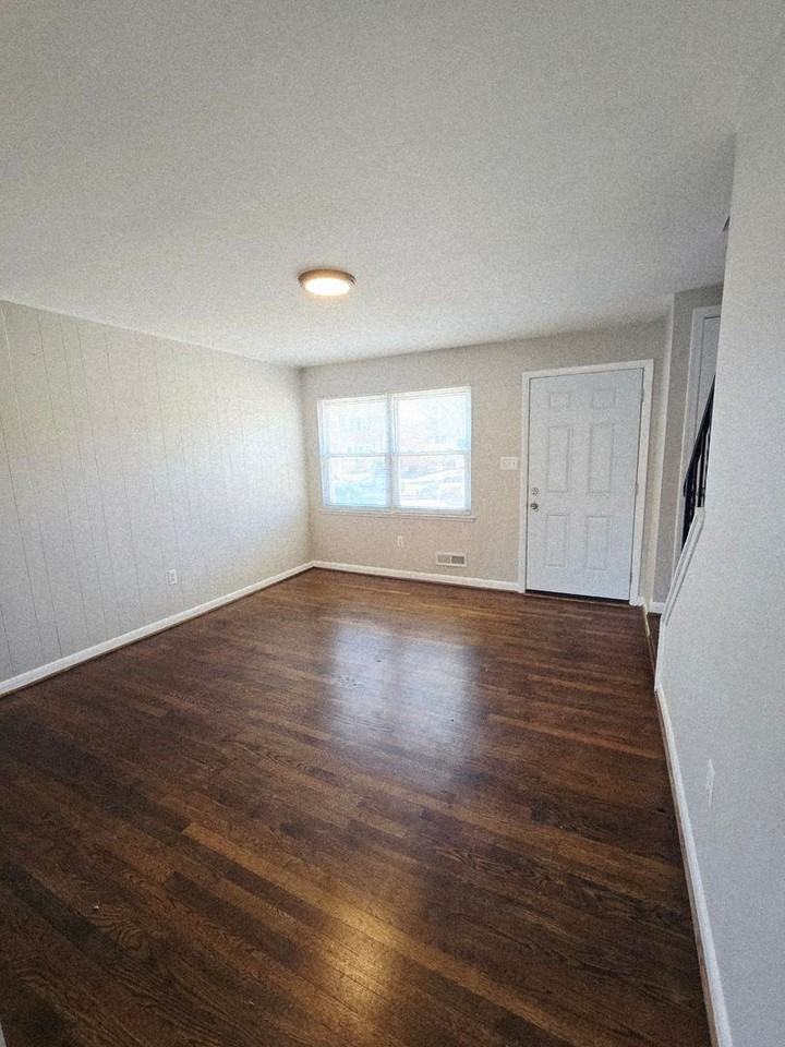 609 Gibson Rd - Photo 2 of 16