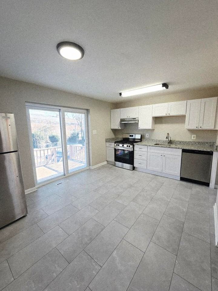 609 Gibson Rd - Photo 4 of 16