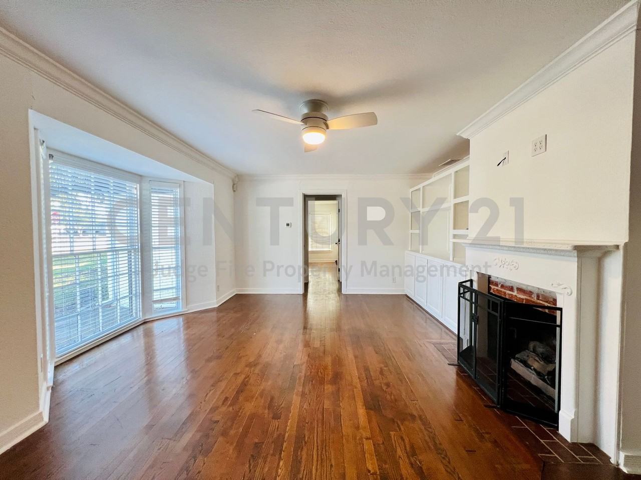 101 Lindenwood Dr - Photo 2 of 23