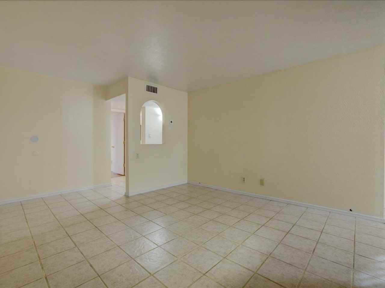 1600 N Wilmot Rd #106 - Photo 4 of 26