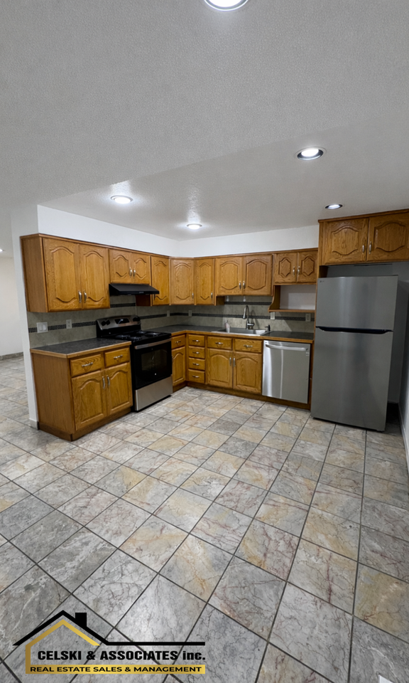 2604 S Keller St - Photo 3 of 17