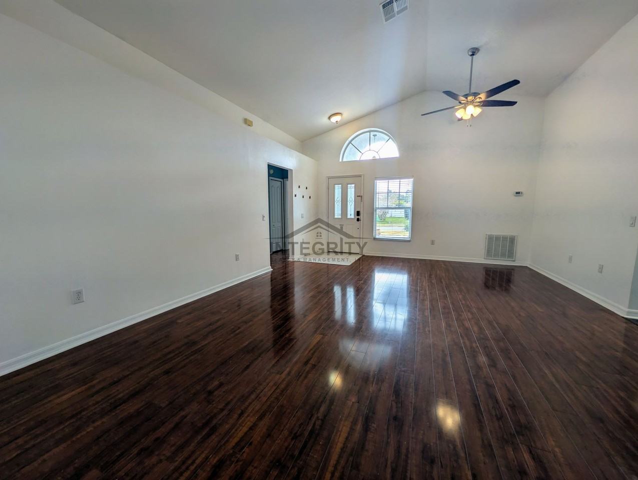 30549 Tremont Dr - Photo 5 of 32