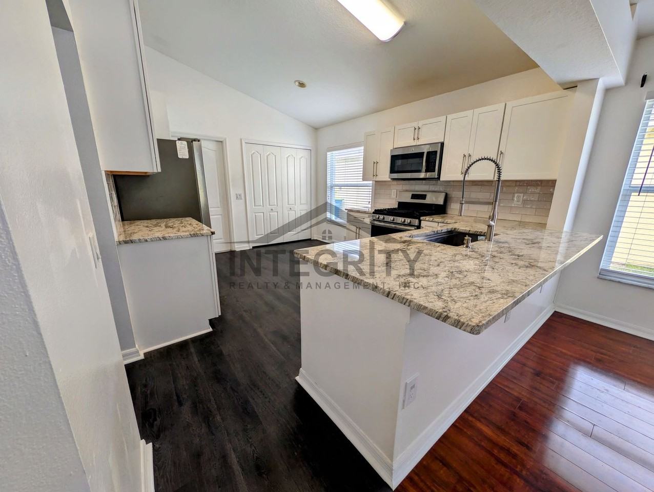 30549 Tremont Dr - Photo 7 of 32