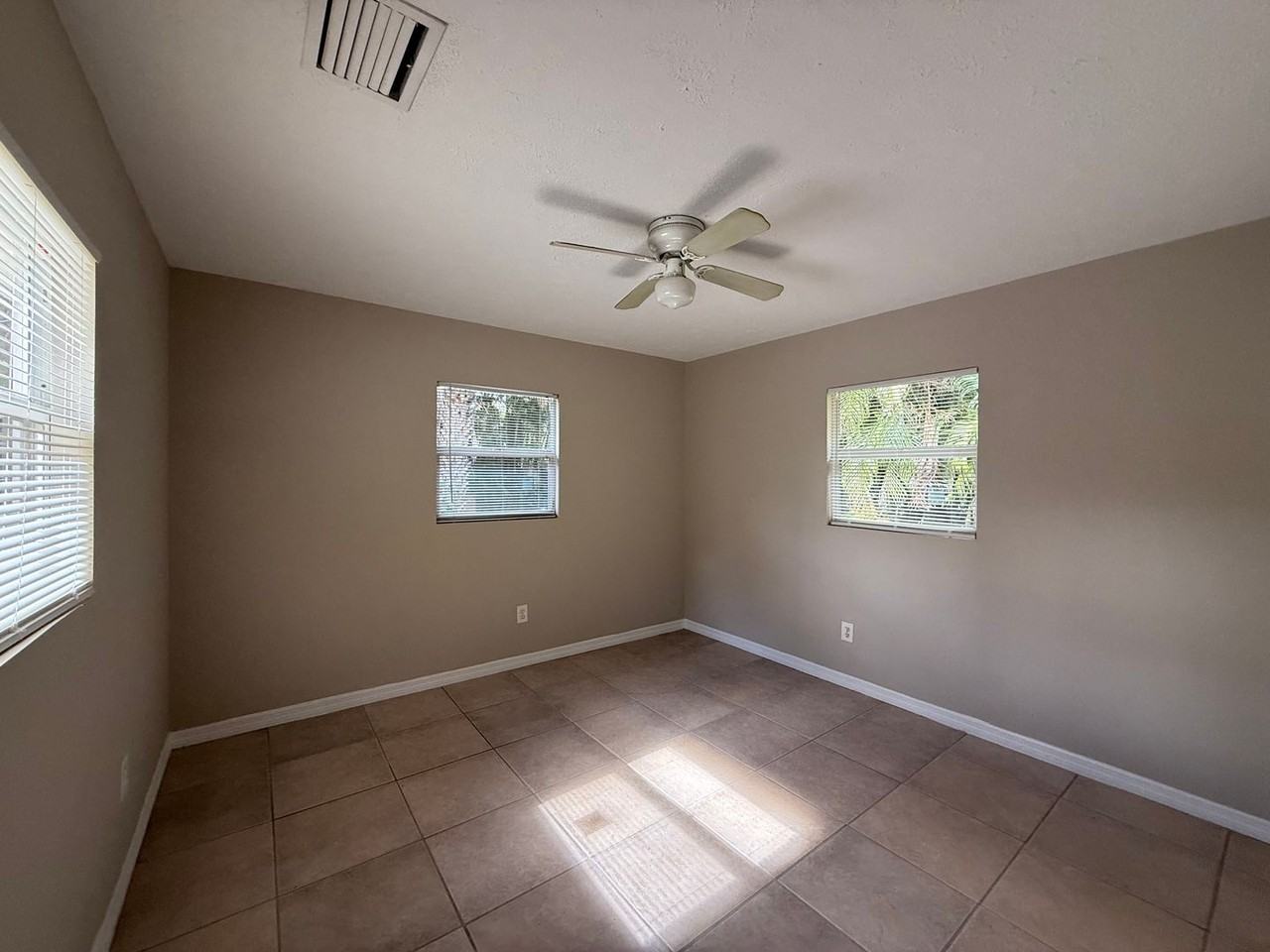 960 Ne Key Dr - Photo 7 of 12