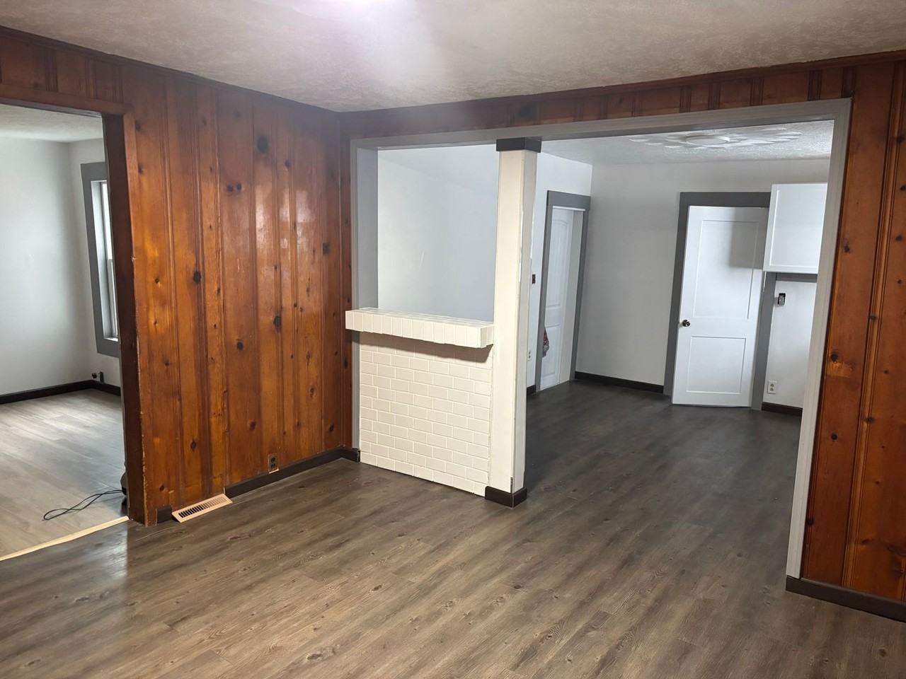 433 Front Ave Sw - Photo 3 of 15