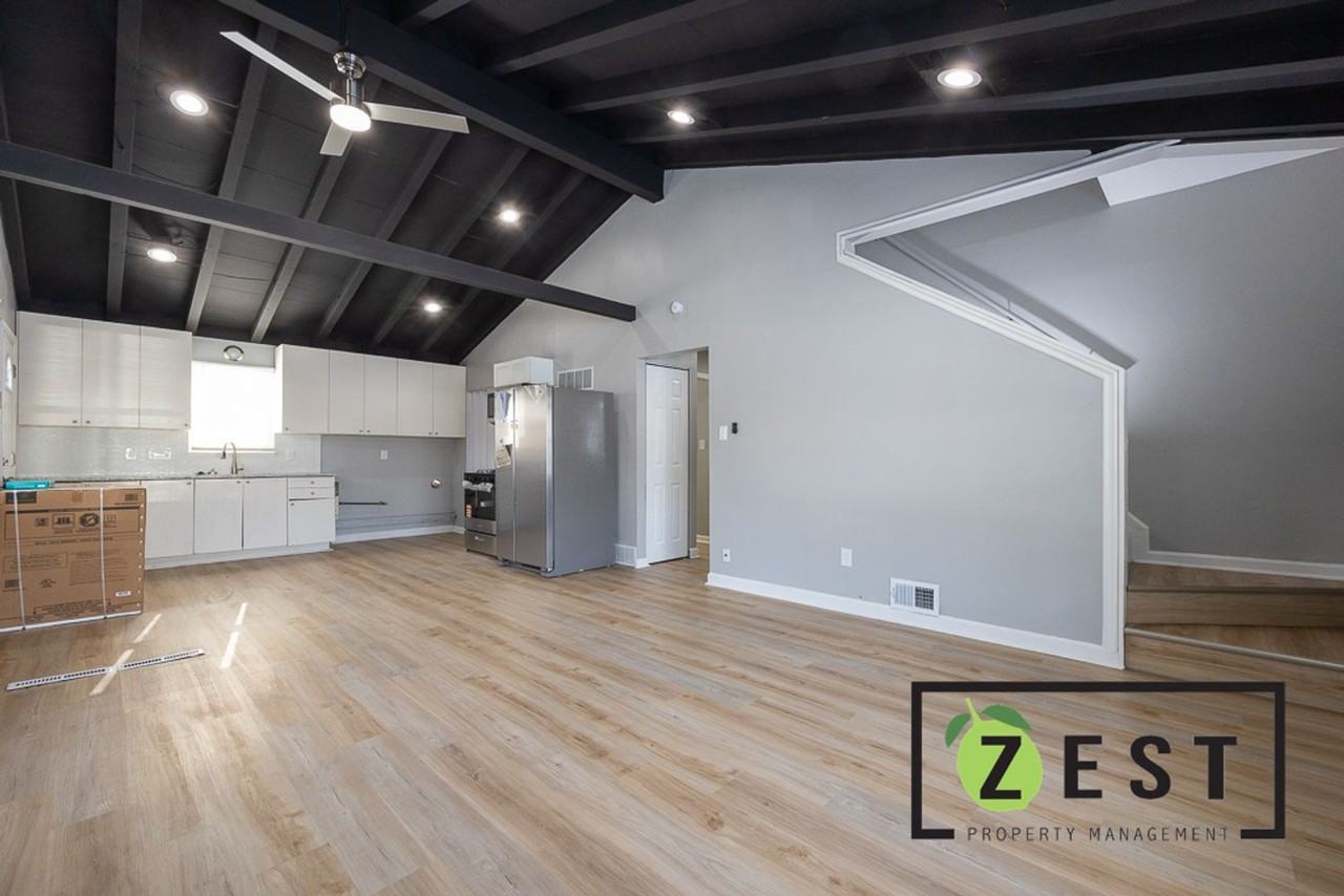 25211 Hopkins St - Photo 5 of 21