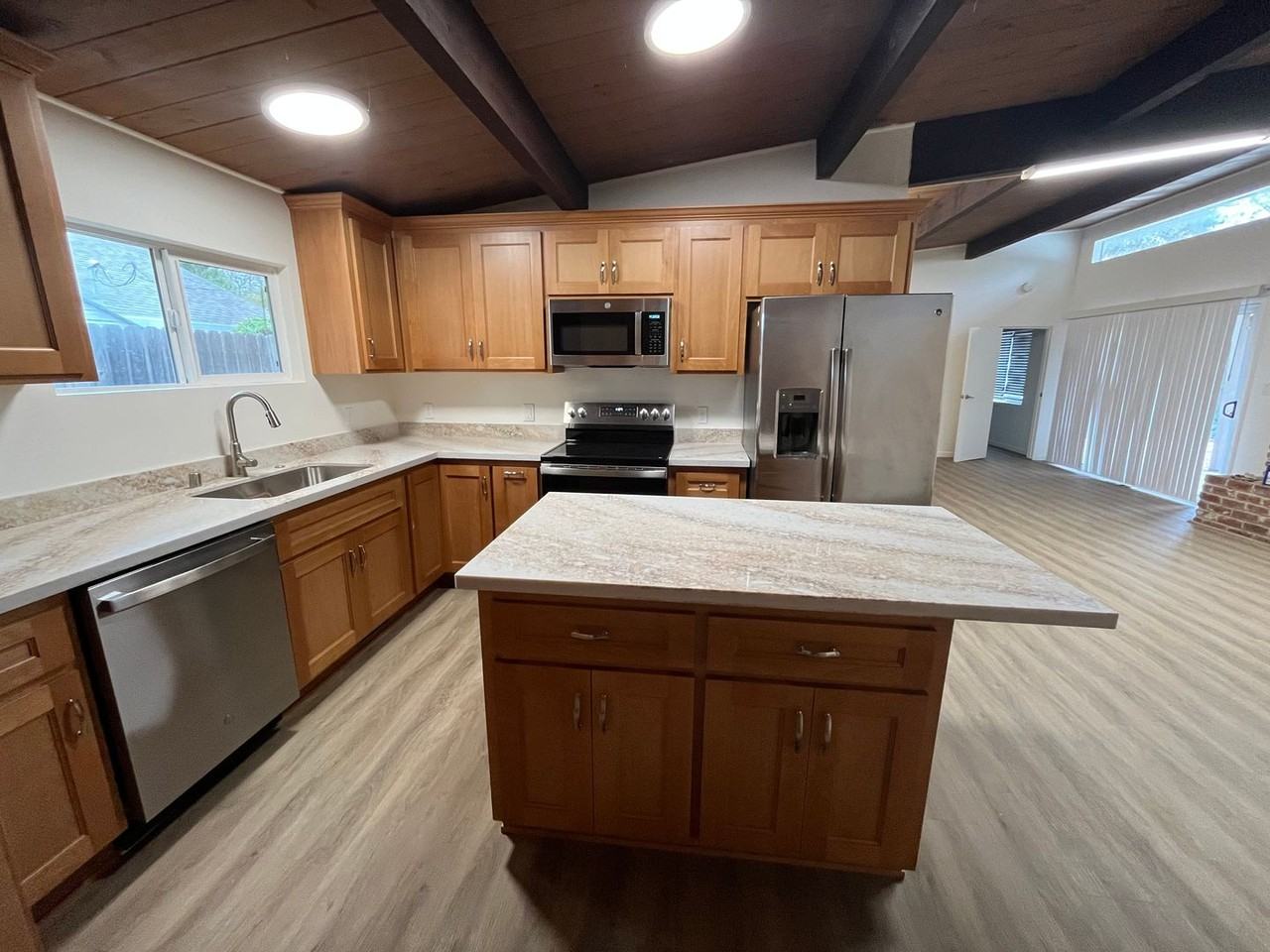 908 Oak Ave - Photo 5 of 24