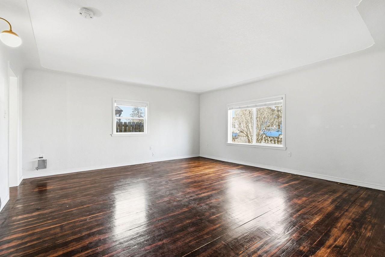 1420 Chase St - Photo 6 of 47