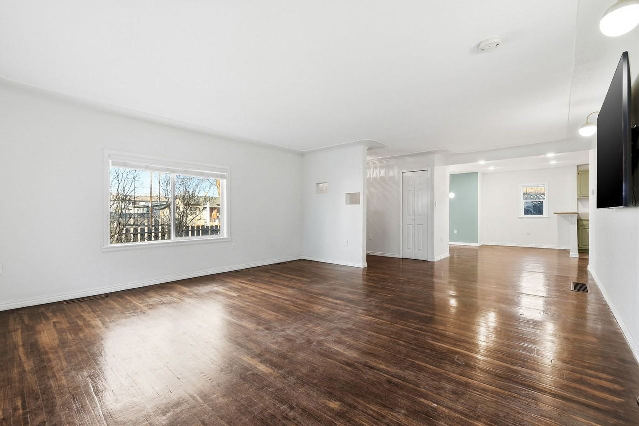 1420 Chase St - Photo 7 of 47