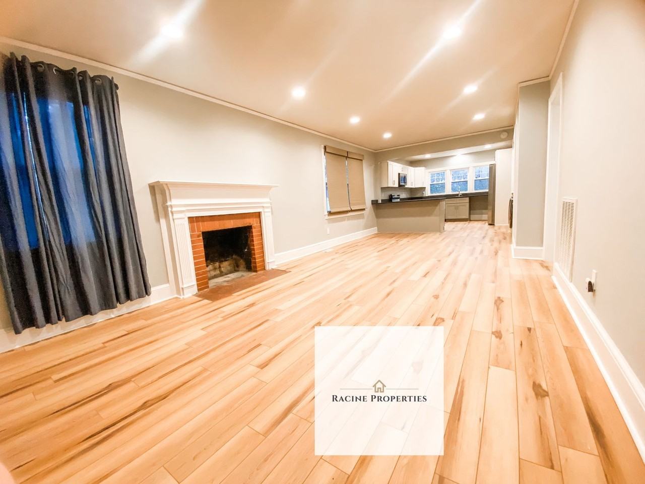 206 W Lee Rd - Photo 2 of 12