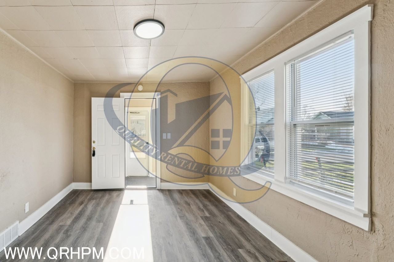 1349 James St - Photo 6 of 21