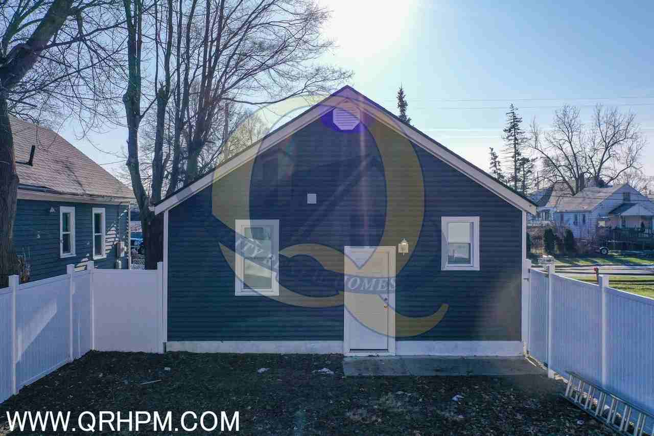 1349 James St - Photo 2 of 20