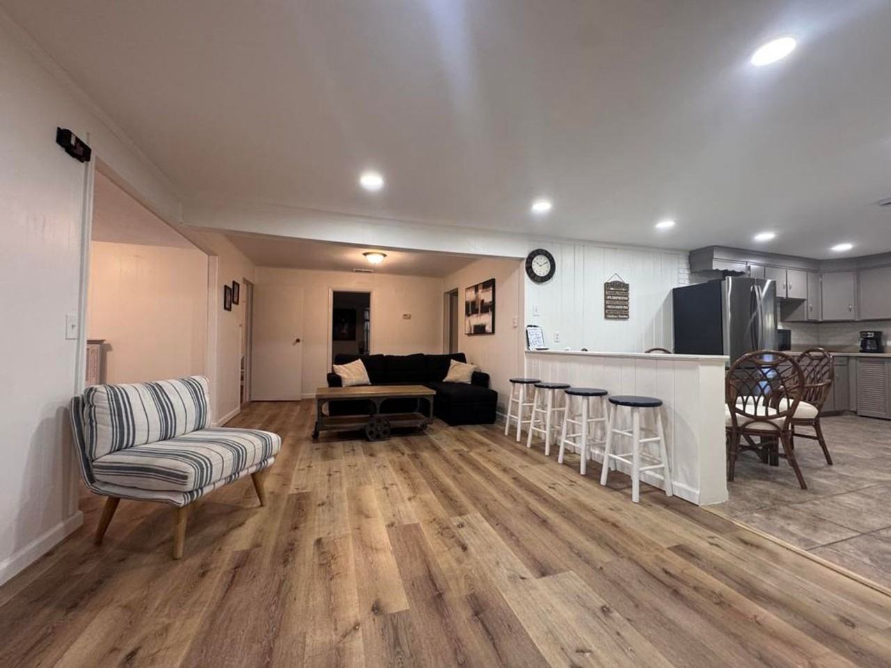 607 Herbert St - Photo 6 of 26