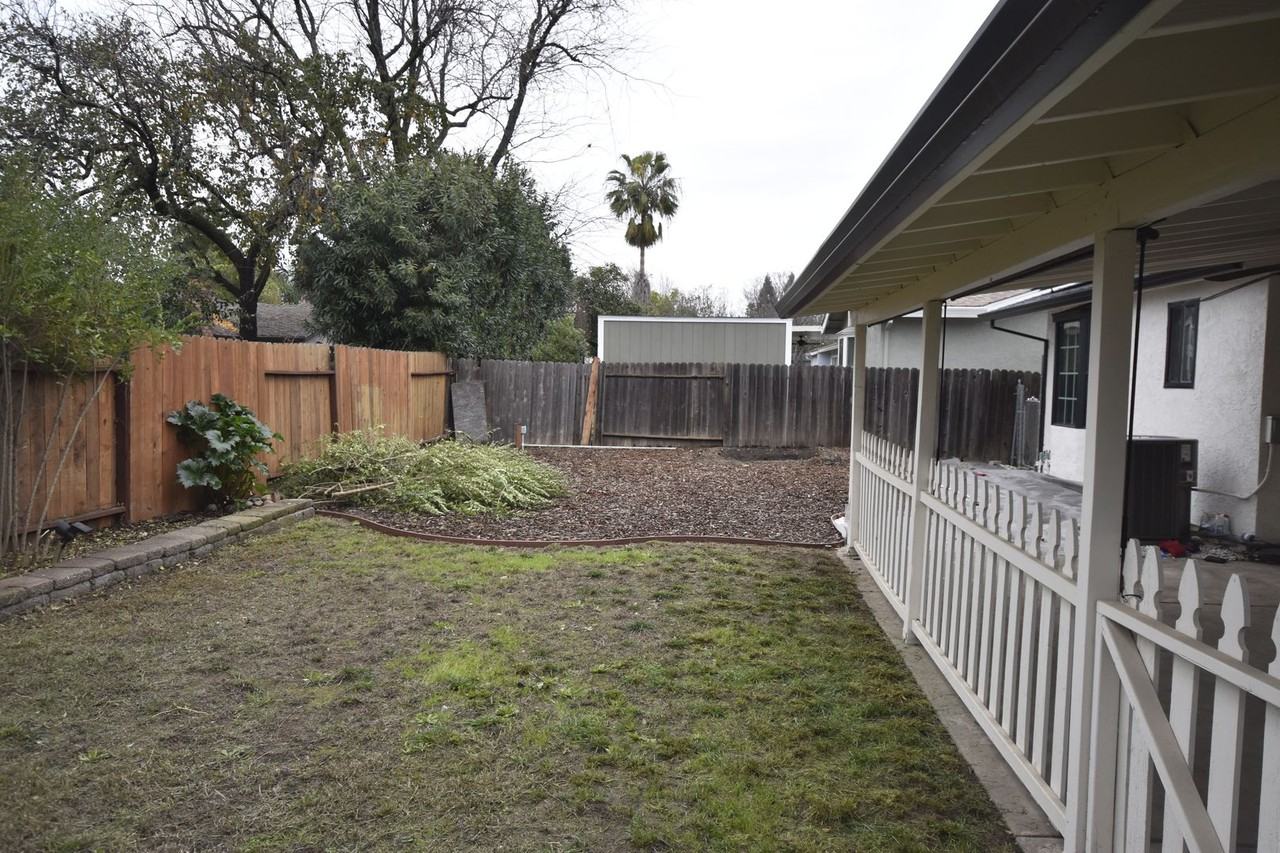 1208 Glenbrook Ave - Photo 2 of 13