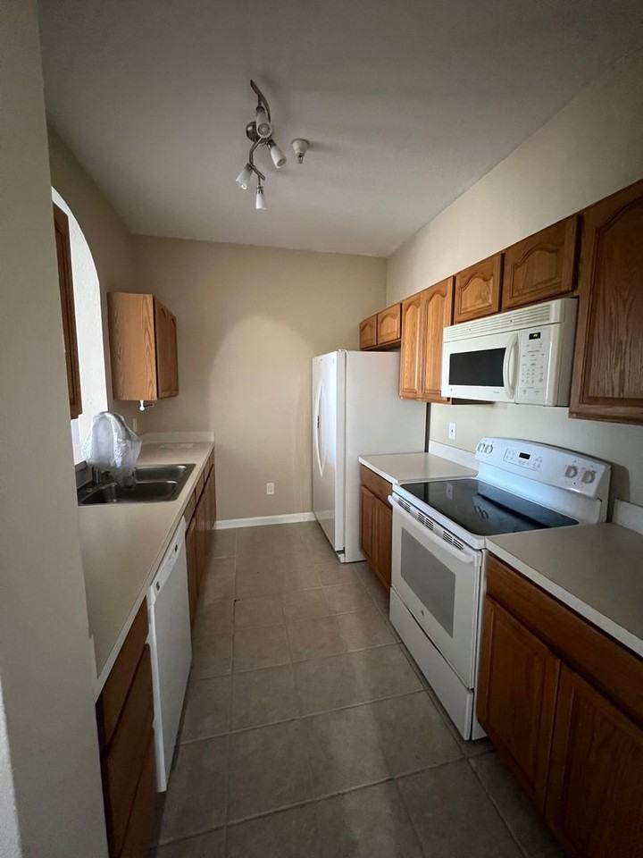 13548 Turtle Marsh Loop #430 - Photo 5 of 18