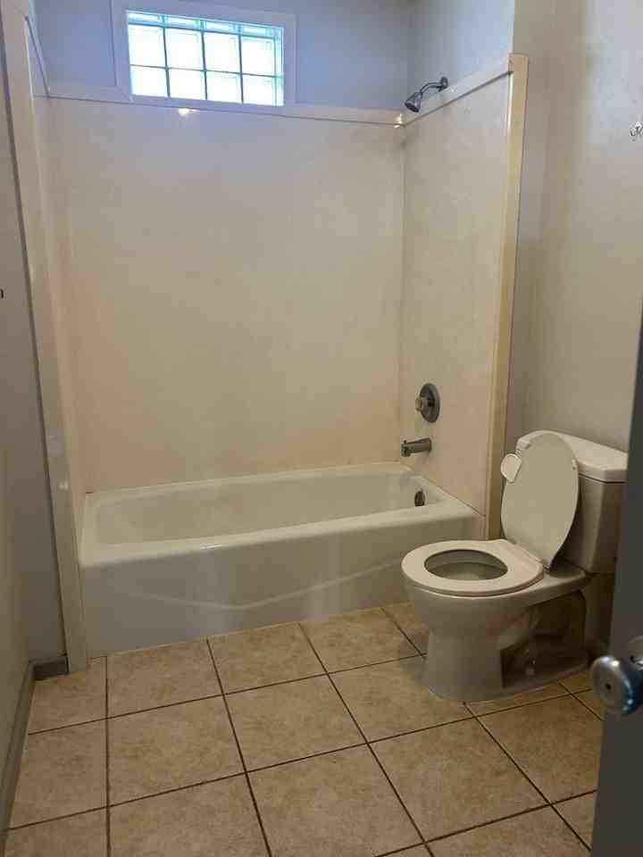 304 N 100 E - Photo 2 of 5