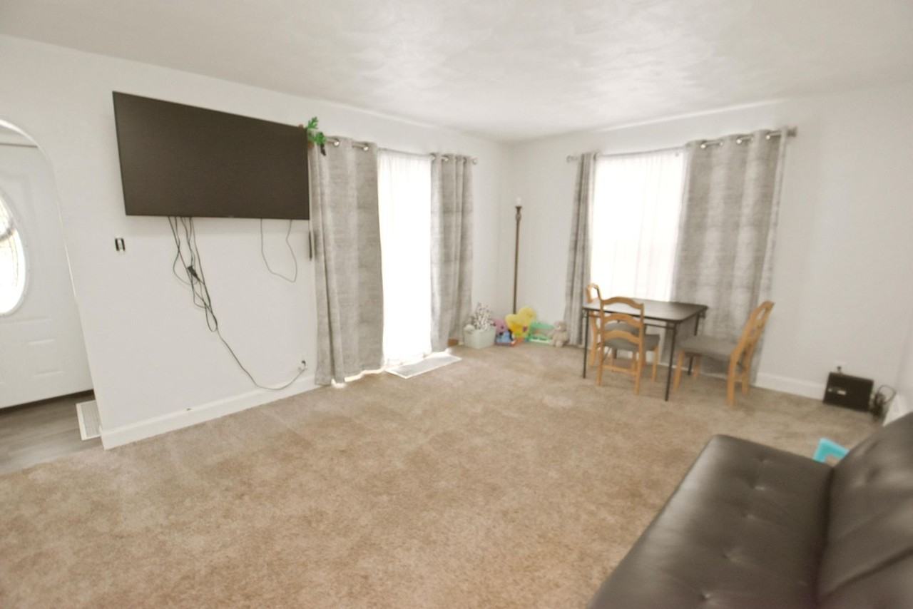 54559 Maple Lane Ave - Photo 3 of 19