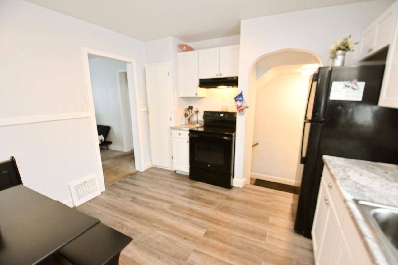 54559 Maple Lane Ave - Photo 5 of 19