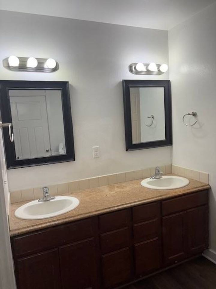 608 Mark Ave - Photo 4 of 11