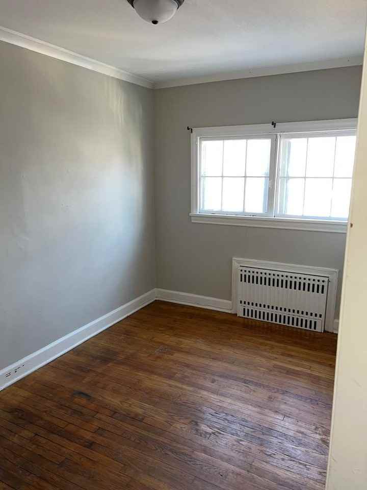 1614 Arlington Ave - Photo 5 of 9