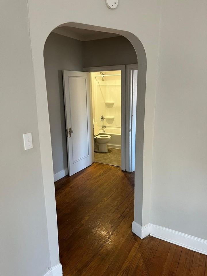 1614 Arlington Ave - Photo 7 of 9