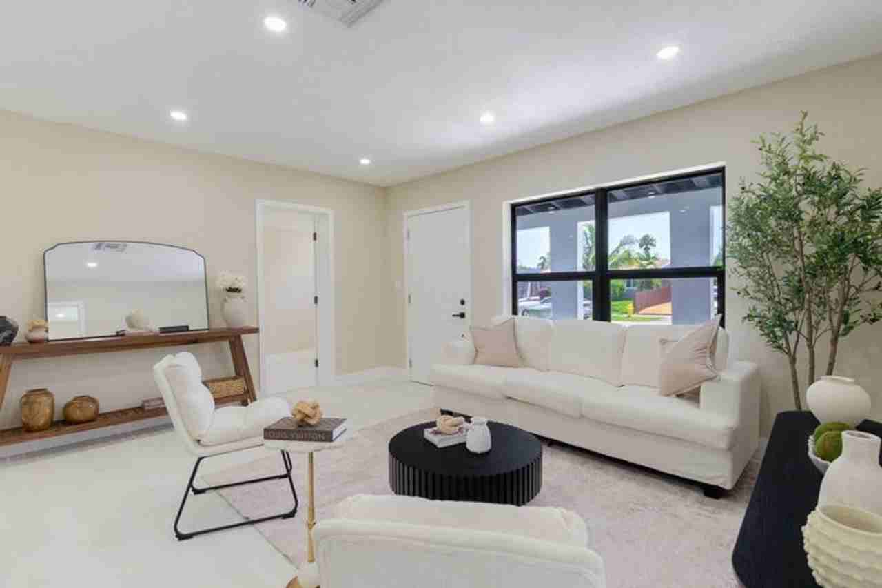 5409 Ne 4th Ave - Photo 6 of 24