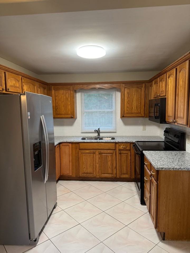 3129 Nursery Rd Se - Photo 3 of 26