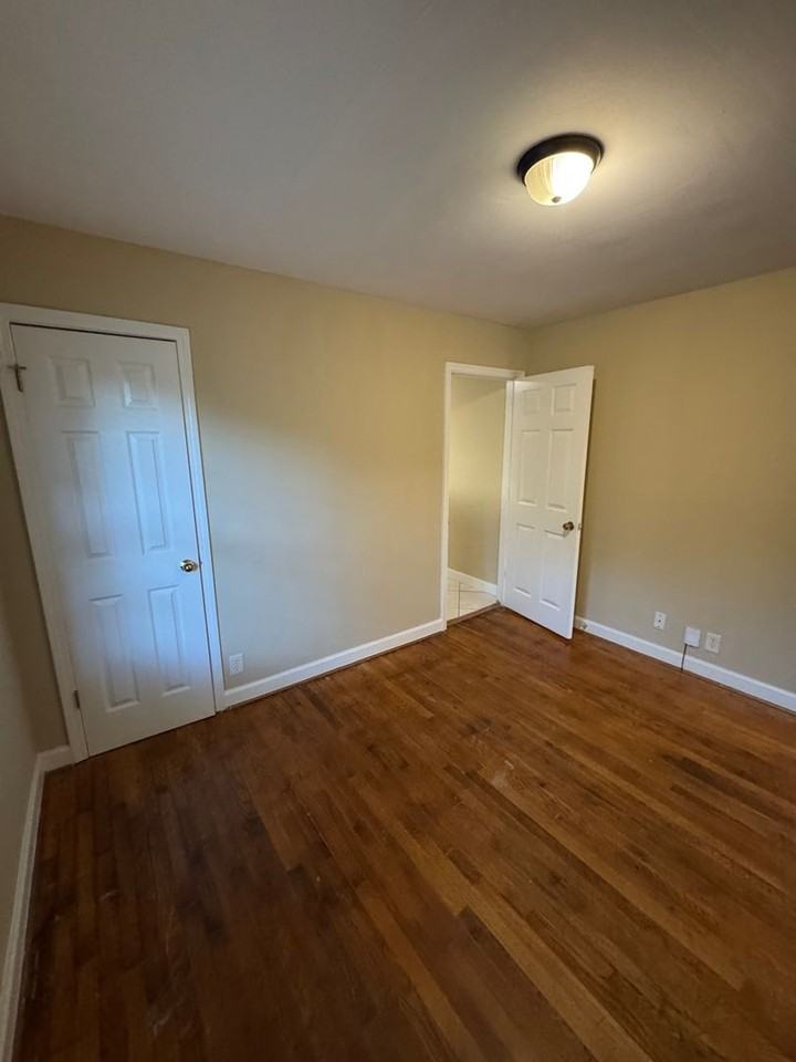 3129 Nursery Rd Se - Photo 7 of 26