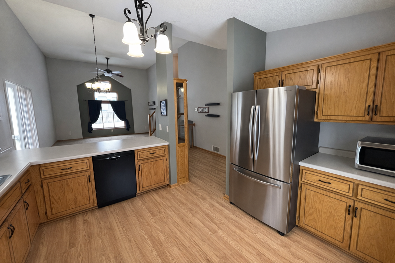 9287 Jareau Ave S - Photo 6 of 34