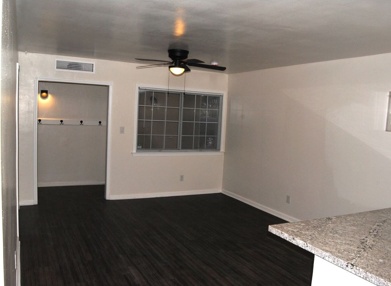 3706 Rampart St - Photo 4 of 12