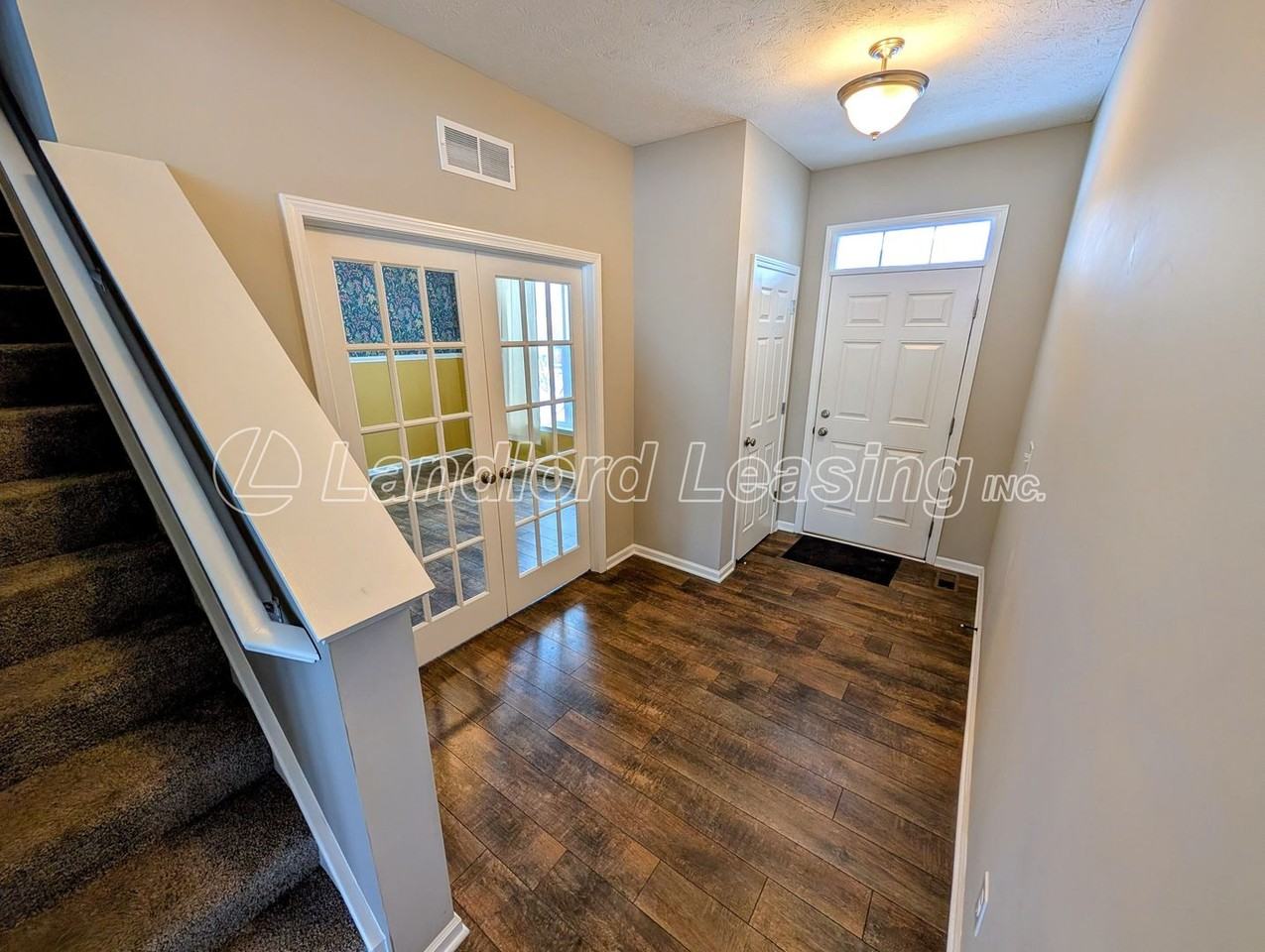 1039 Dodge Dr - Photo 3 of 33