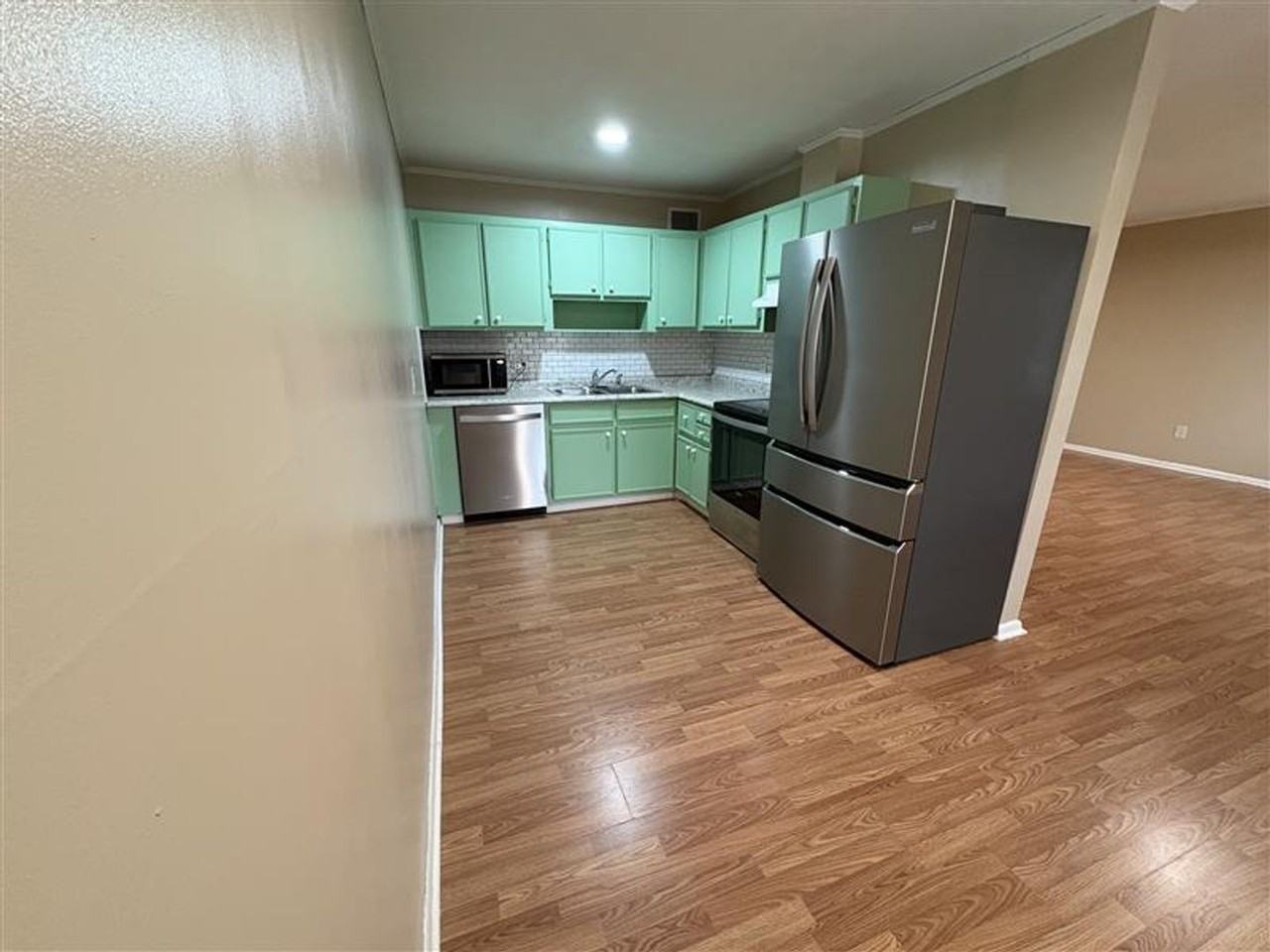 3830 Country Club Rd #H - Photo 3 of 7