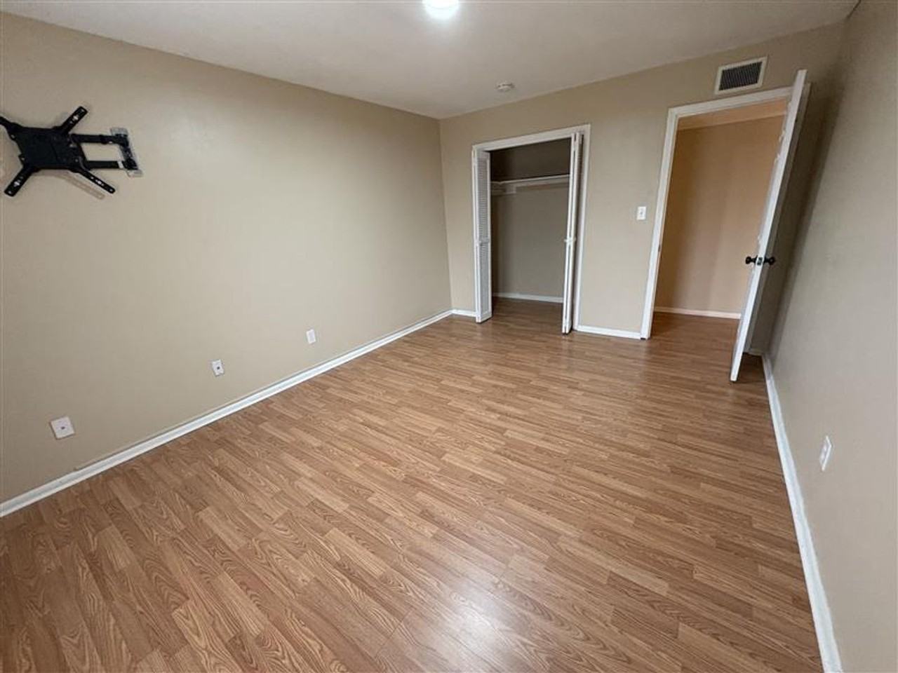 3830 Country Club Rd #H - Photo 6 of 7